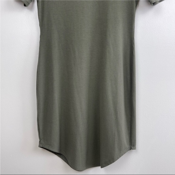 𝅺Charlotte Russe Ribbed Bodycon Sheath Dress - Picture 4 of 8